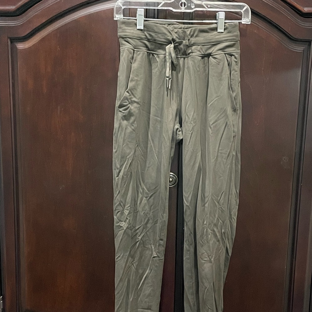Zyia camo green joggers